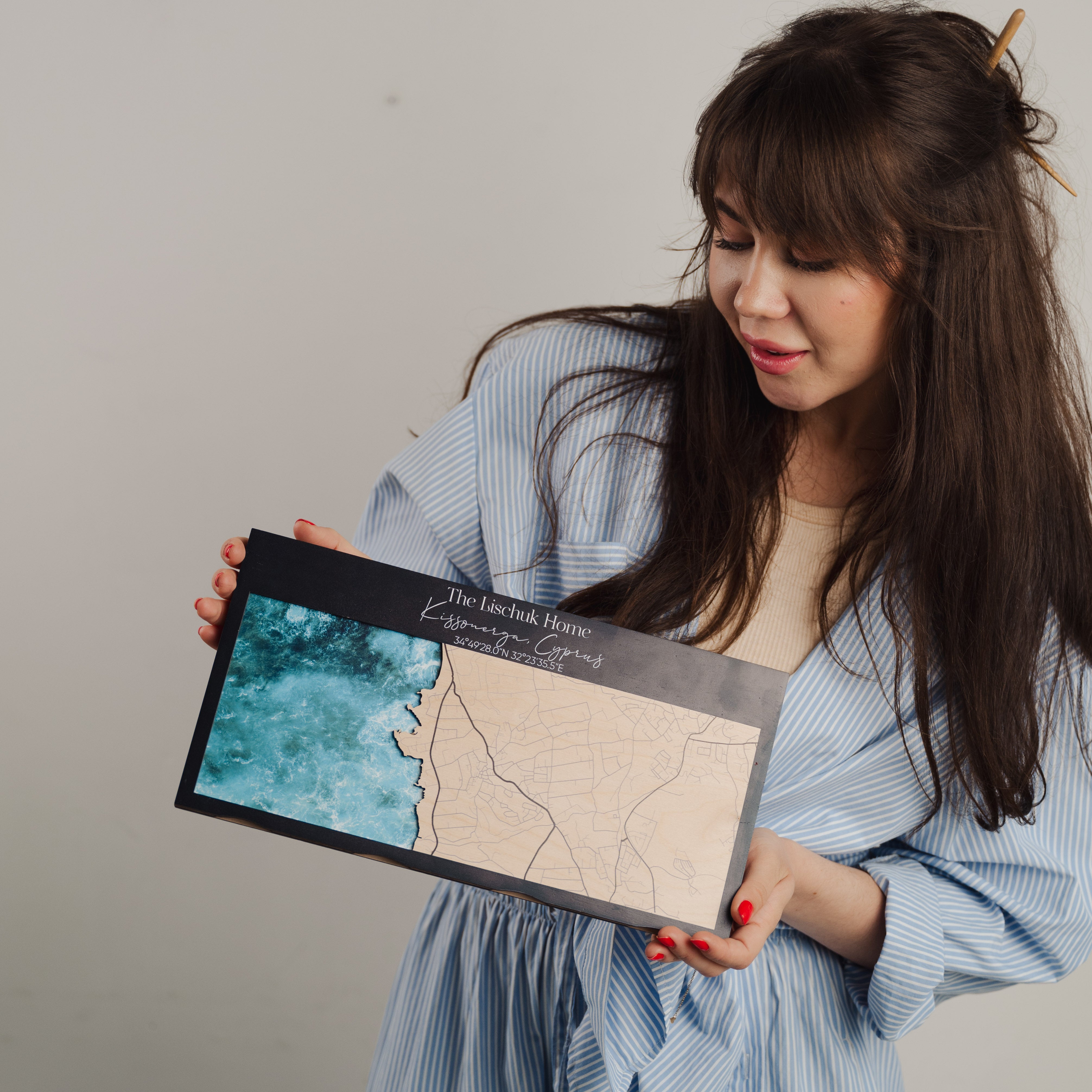 Personalized Wooden Key Holder with a Custom Location Map