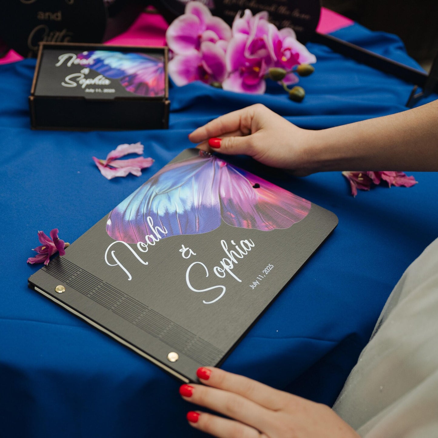 Livre d'or de mariage tropical personnalisé avec décor de papillons
