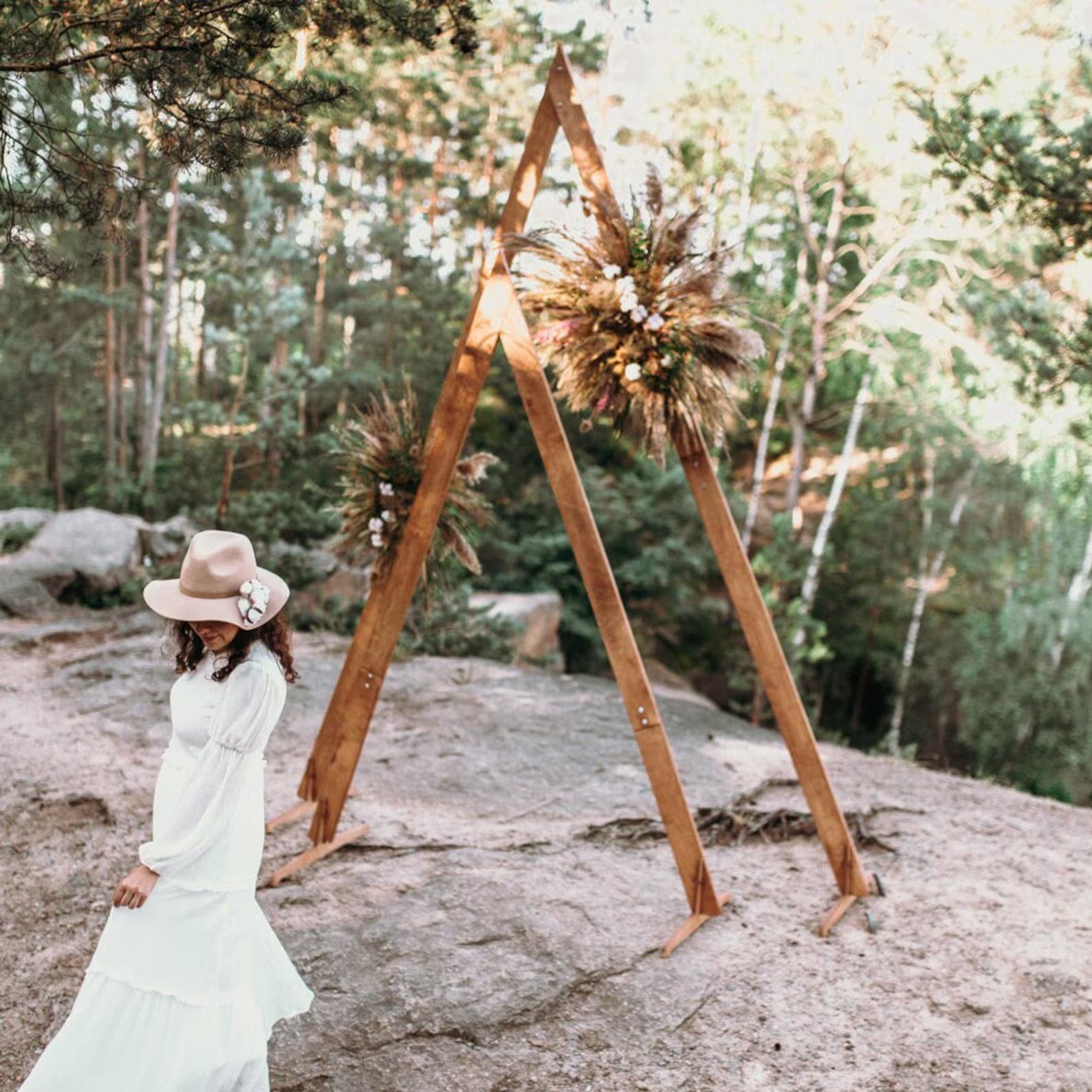 Wooden Wedding Arch: Hexagon, Triangle & Ruby-Shaped Wooden Arbor Backdrop