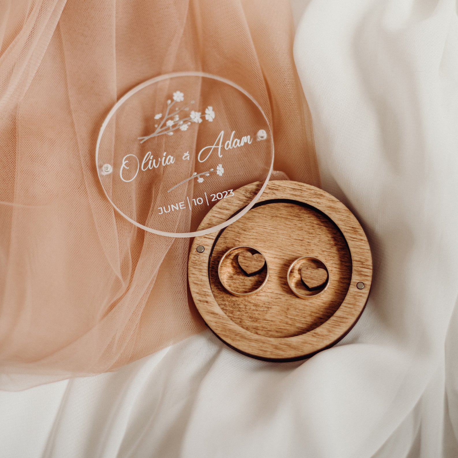 Personalisierte Ringbox aus Holz mit Acryldeckel, herzförmige / quadratische / runde Verlobungsringbox