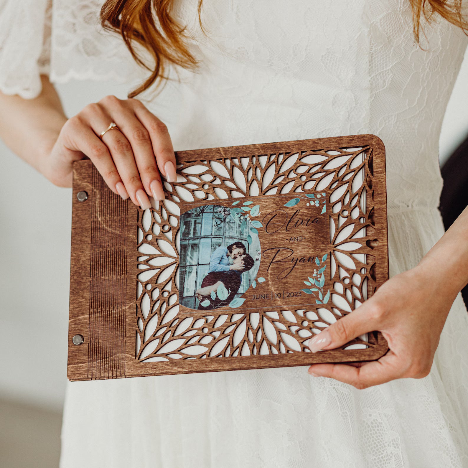 Personalisiertes Hochzeitsgästebuch mit Bild, individuelles Notizbuch mit Holzeinband