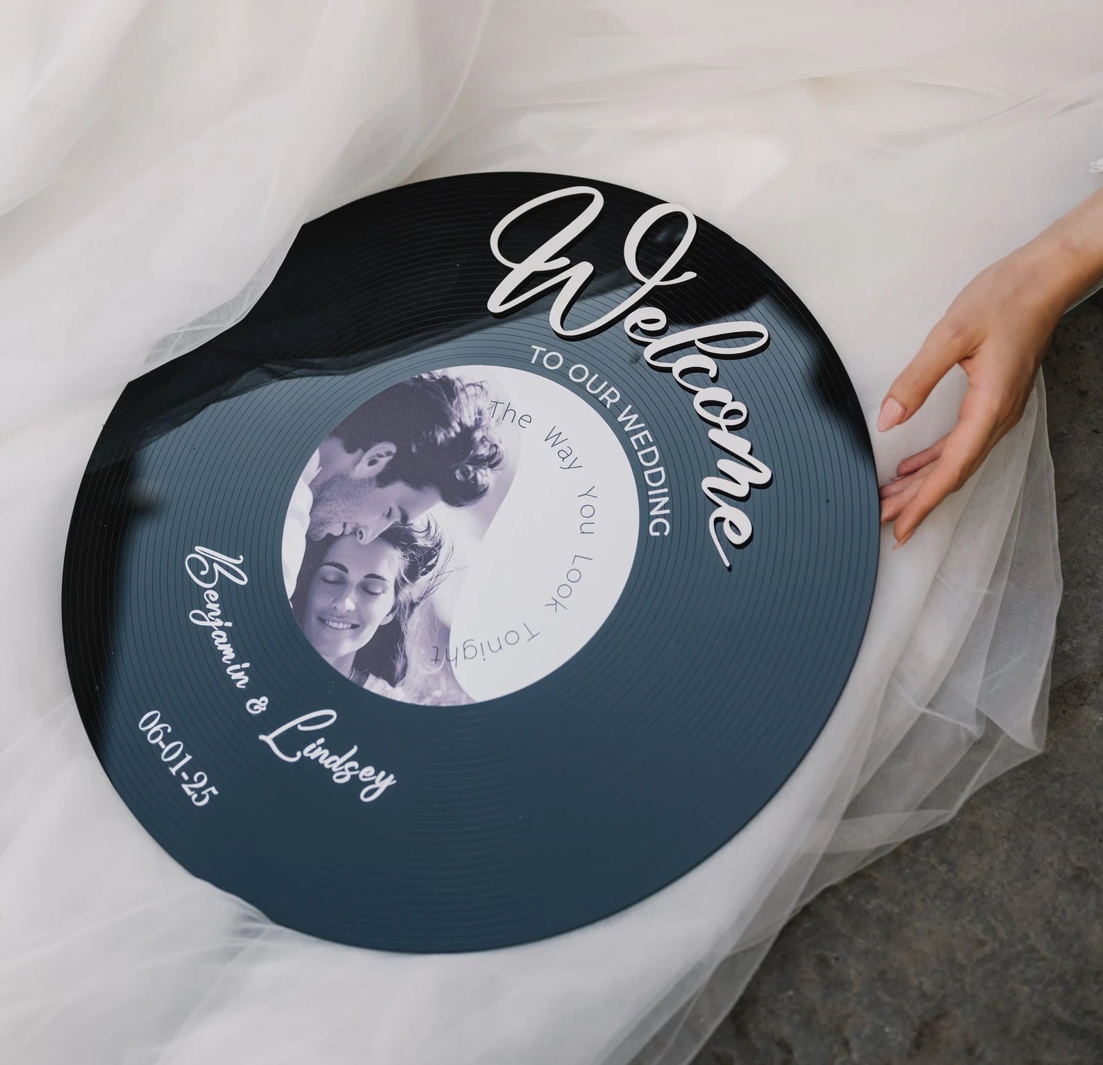 Personalized Retro Wedding Welcome Sign, Vinyl Record Imitation Welcome Sign for Vintage Wedding Party Decor