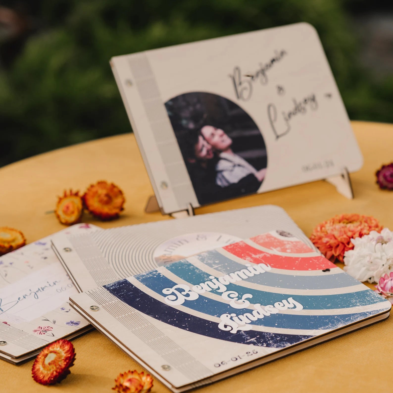 Personalized Retro Wedding Welcome Sign, Vinyl Record Imitation Welcome Sign for Vintage Wedding Party Decor