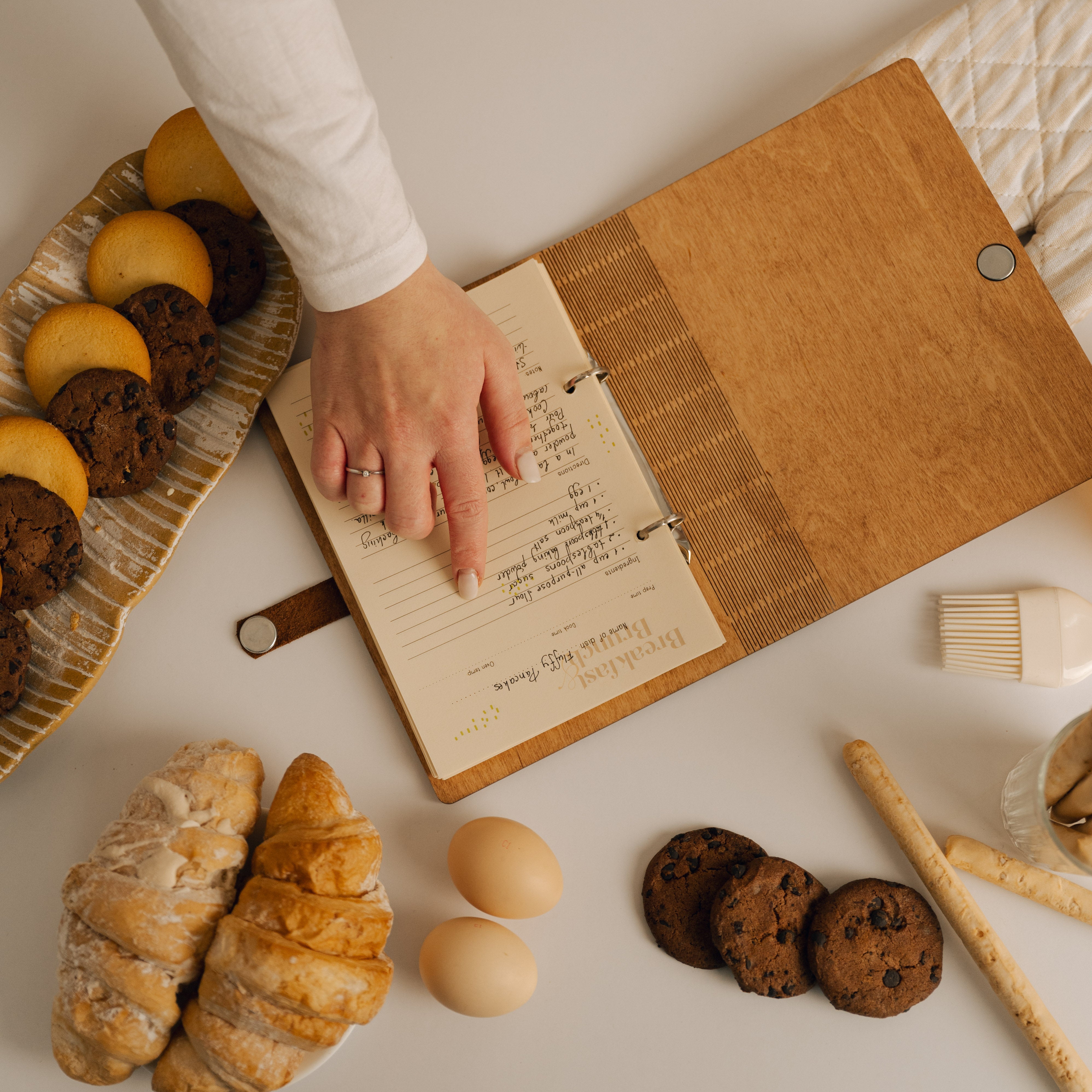 Personalized Recipe Book with Wooden Cover, Mediterranean Style Kitchen Decor