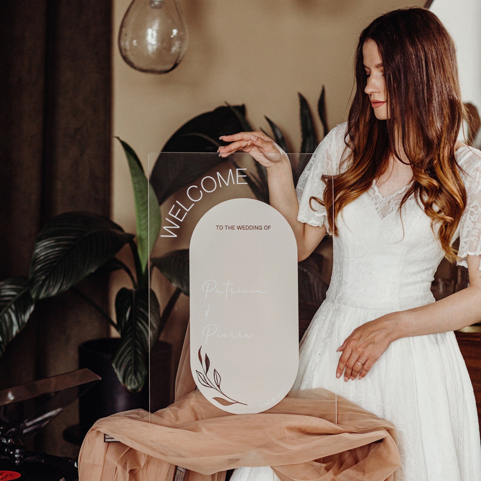 Personalized Acrylic Welcome Wedding Sign, Minimalist Wedding Decor