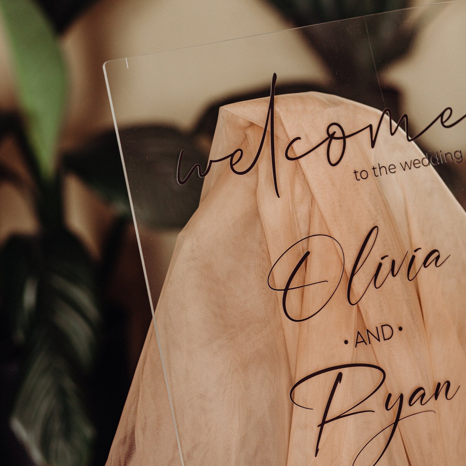 Personalized Acrylic Welcome Wedding Sign, Minimalist Wedding Decor