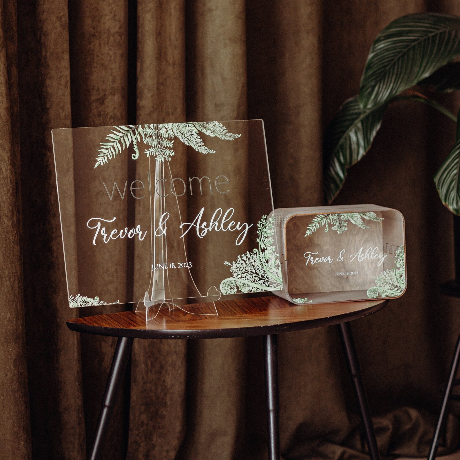 Personalized Acrylic Welcome Wedding Sign, Minimalist Wedding Decor